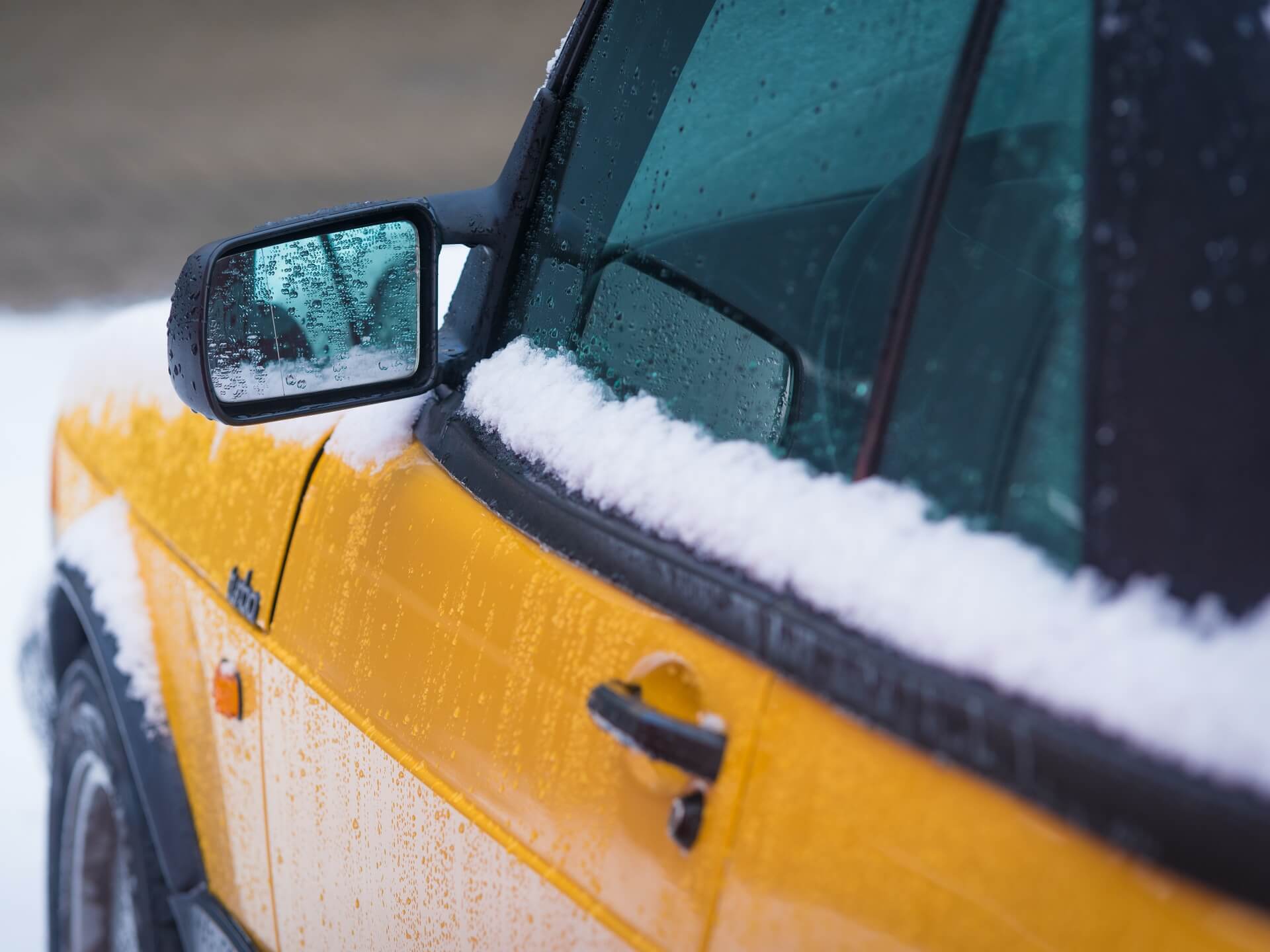 Cabrio im Winter ohne Garage: Tipps für den Schutz und die Pflege - TIQQLER